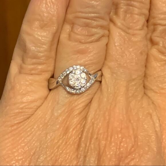 Simulated diamond TGW 8.5 cts - Picture 3 of 3